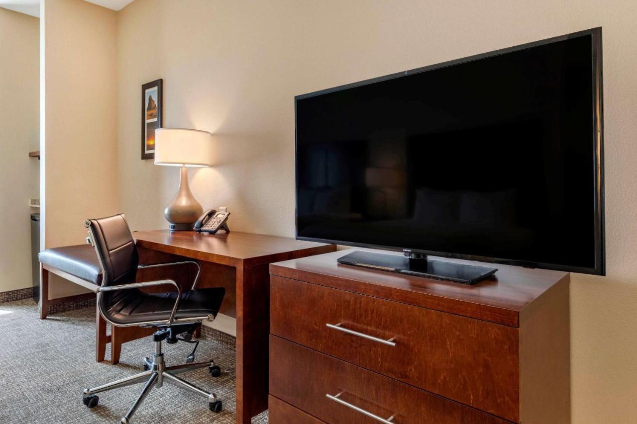 Comfort Inn & Suites Edgewood Exteriér fotografie
